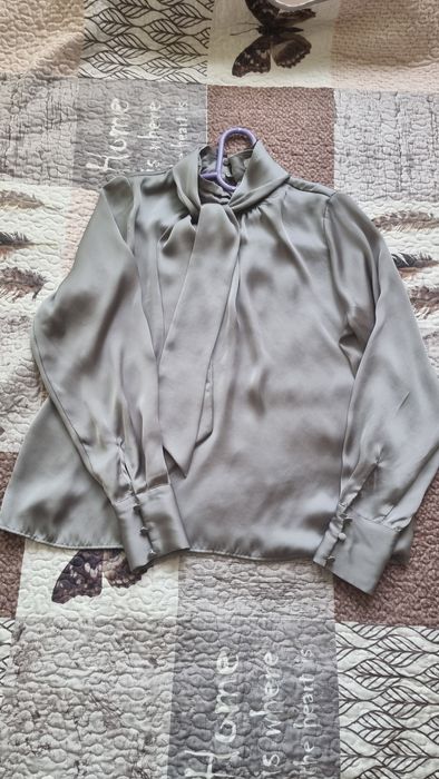 Дамска блуза с връзка Reserved