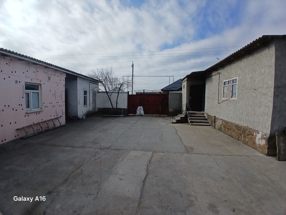 Үй сатылады комунизм де