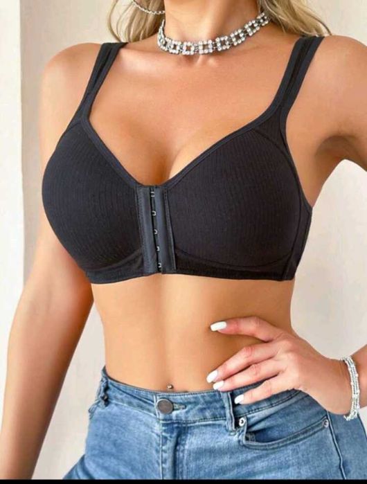 Дамски сутиен в черно с гръдна обиколка 90 см чашка Д