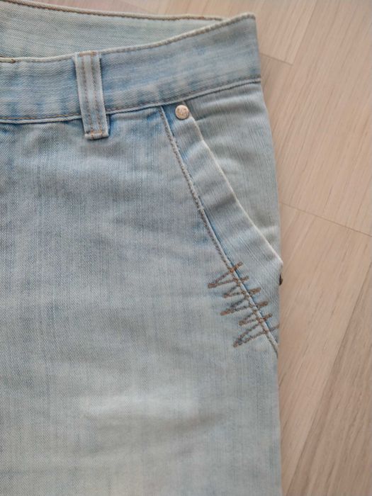 Blugi pantaloni scurti peste genunchi W33 talie 44cm