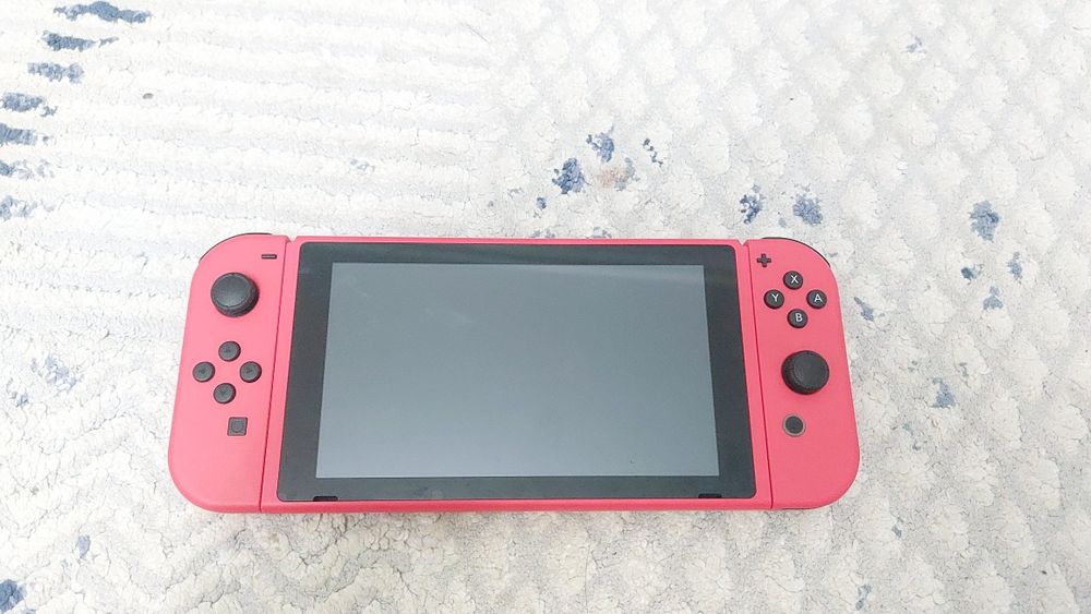 Продам Nintendo Switch 2-ая ревизия Mario edition