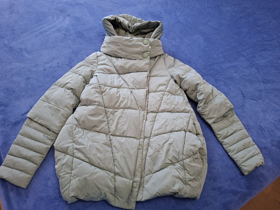 Продам женские куртки новые