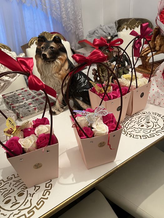 Vand cosulete cu trandafiri din sapun