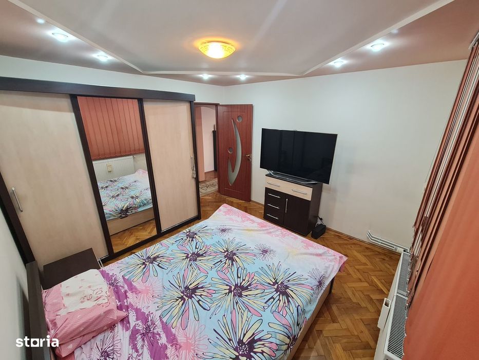 Inchiriez apartament 2 camere Modern Bou Rosu, et. 1, Centrala, Clima.