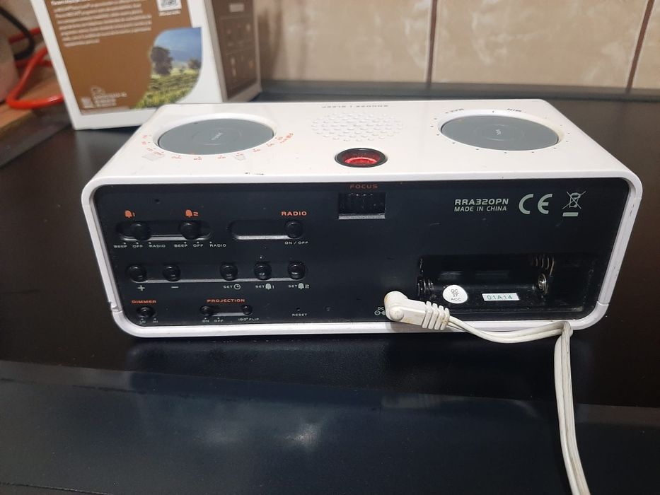 Vănd radio cu ceas și alarma