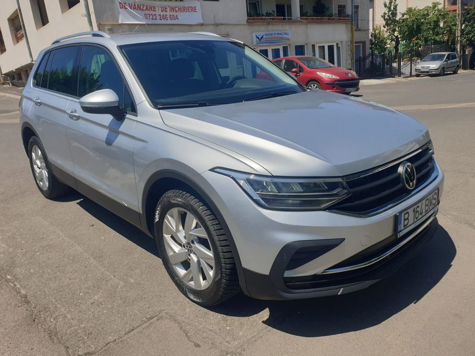 Volkswagen Tiguan Life DSG 4Motion/Tempomat Adaptiv/Camere/Scaune Incalzite/PDC/Bi-Xenon