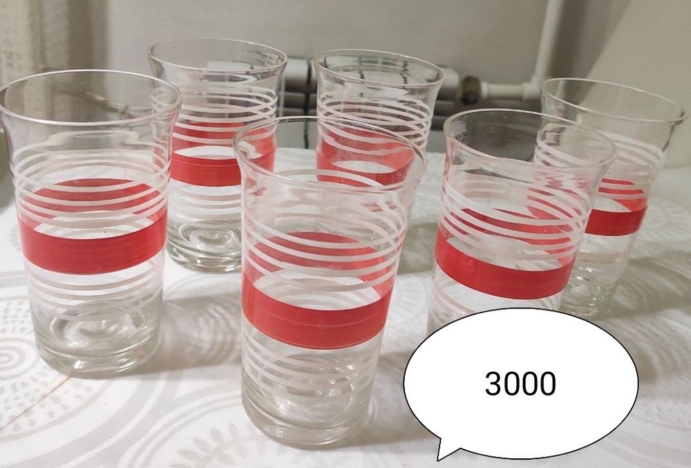 Хрустальные вазочки, конфетницы.