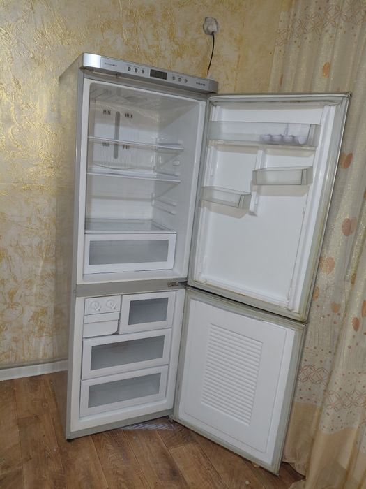 Холодилник самсунг рабочая доставка есть