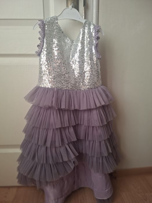 Продам платье для девочки