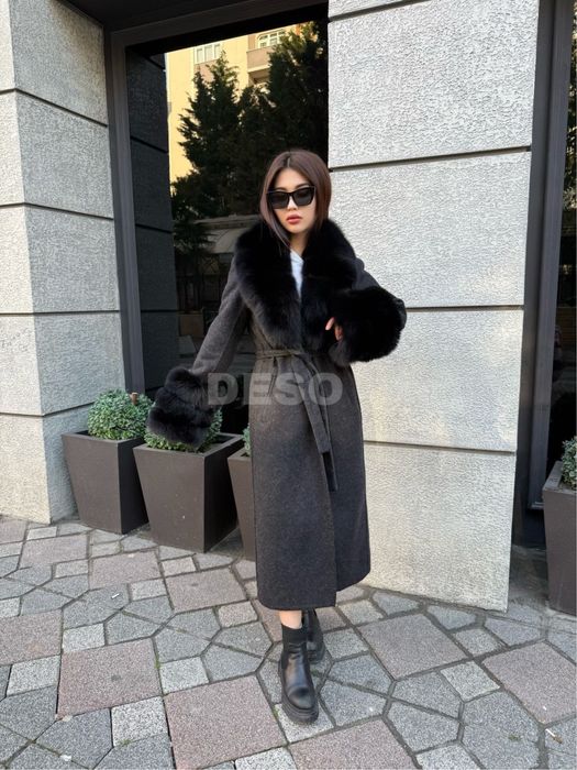 Кашмирено палто с естествена лисицца