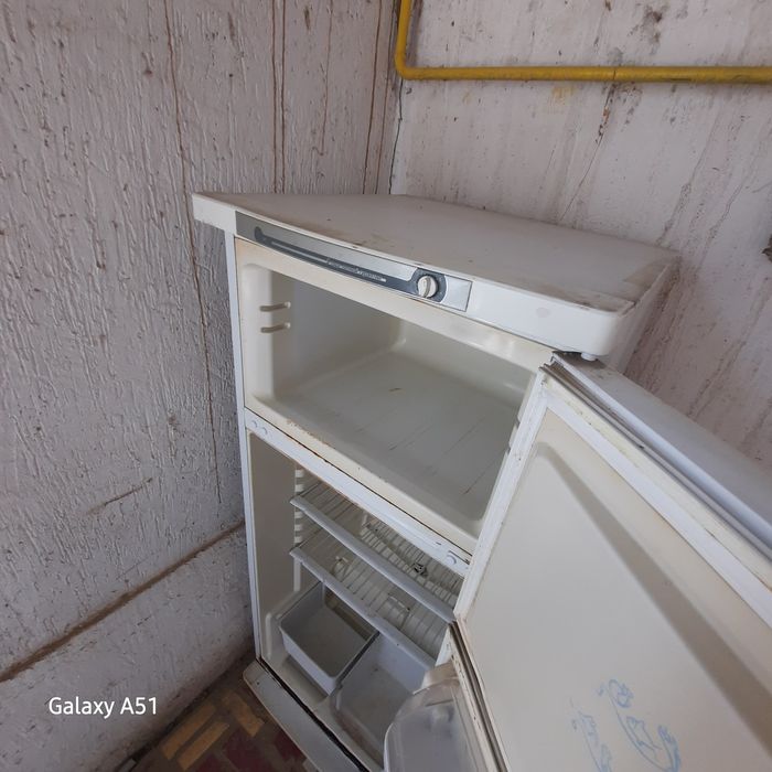 Холодилник indesit