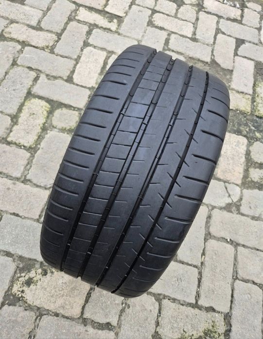 O bucată 245/35 R18 vară - una Michelin
