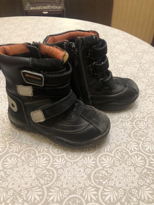 Продам теплые ботинки для мальчиков