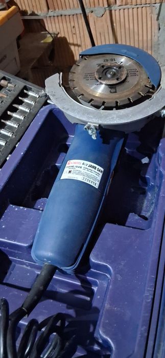 Polizor    de      banc