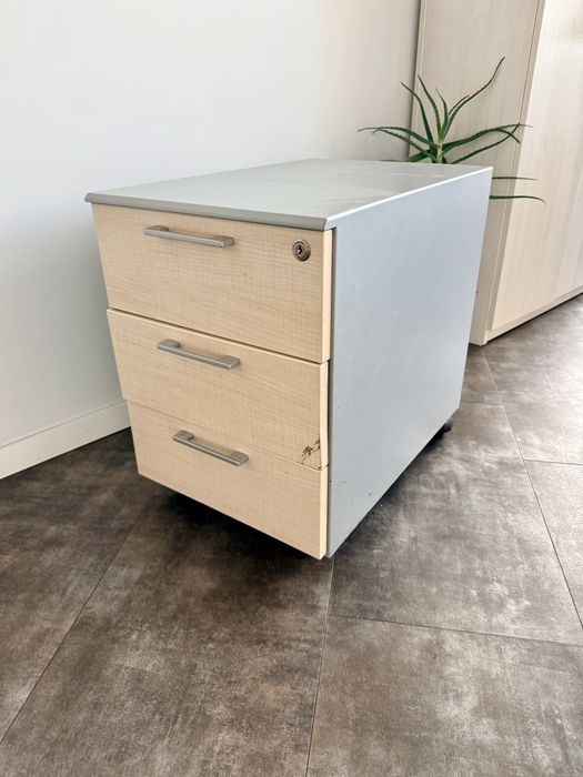 Mobilier aproape nou la pret excelent!