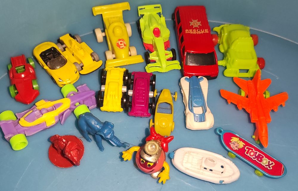 Игрушки фигурки фирменные киногероев, Человек паук. Машинки, грузовик