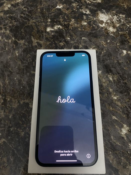 Продам  айфон 13