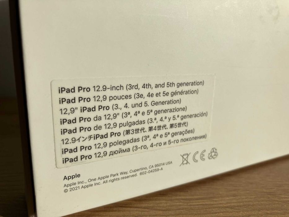 Magic Keyboard Apple iPad Pro 12.9 (3rd–5th gen)–Alb, Layout Românesc