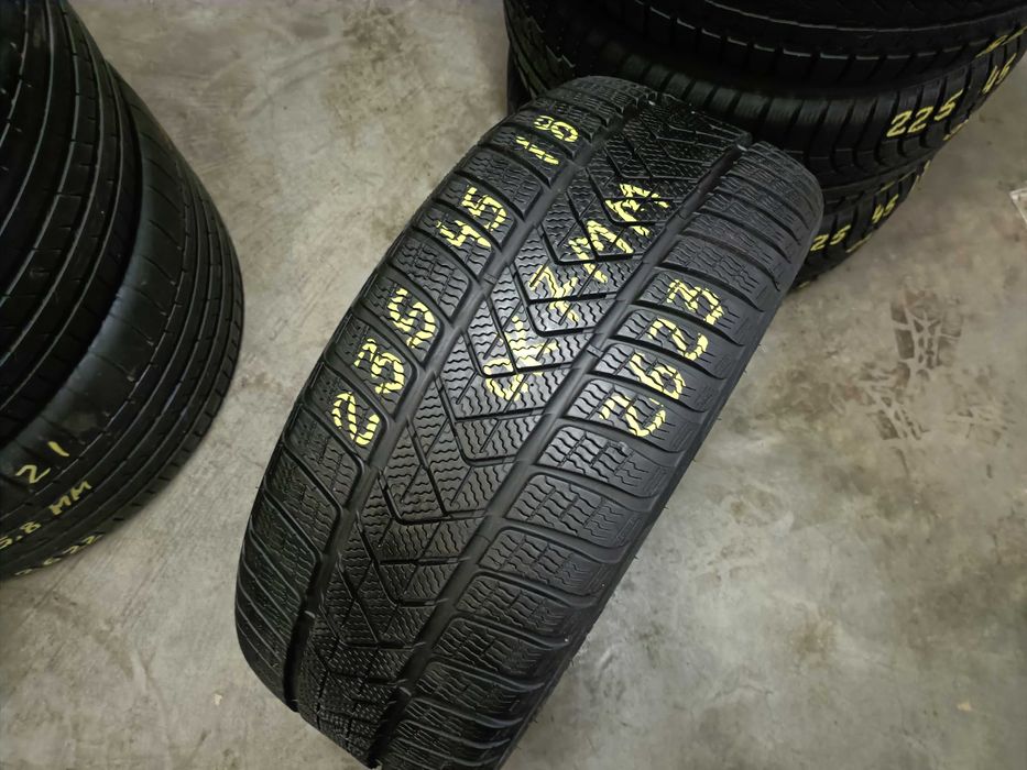 O anvelopa iarna 235 45 18 pirelli sottozero 3 profil 7 mm dot 2623