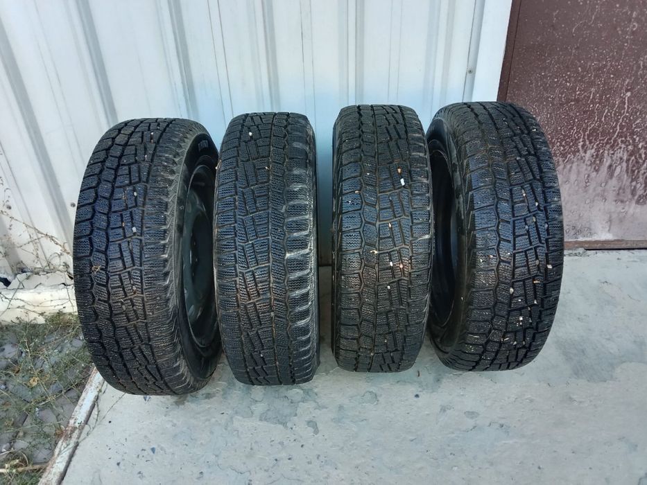 R 14 қыстық дөңгелек зимный шины дискасымен