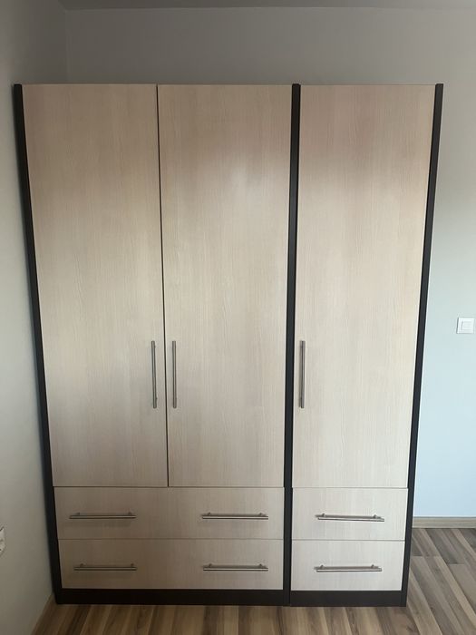 Гардероб за спалня