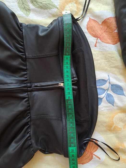 Pantaloni scurți si top