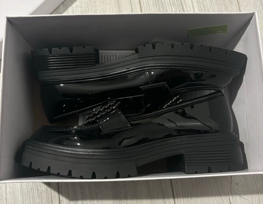 Дамски мокасини с катарама