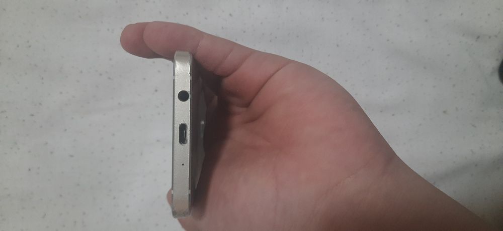 Samsung galaxy a3 sotiladi