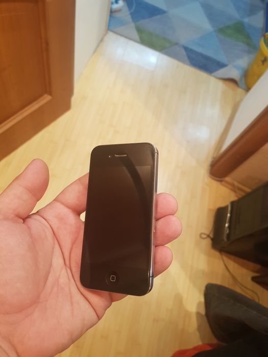 iPhone 4/s раритет в идеальном состоянии