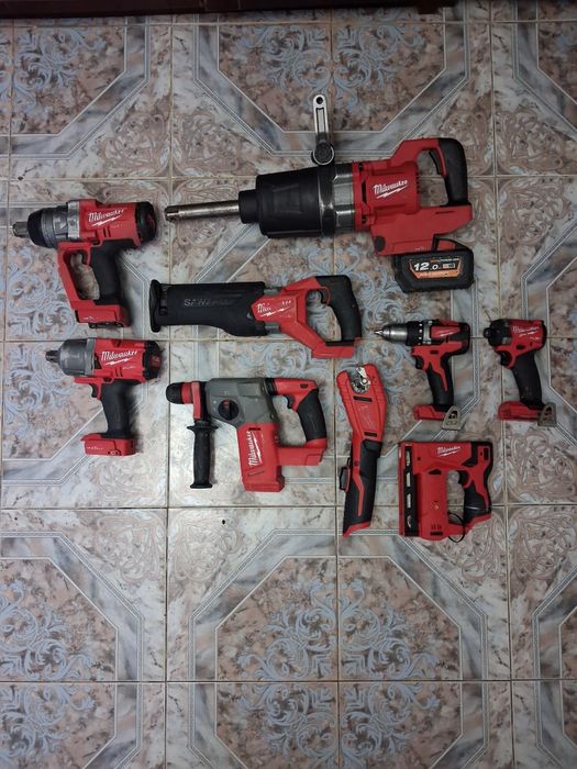 Vand set Milwaukee si se vinde si la bucata