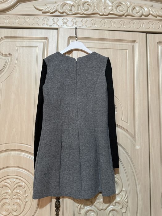 Платье короткое драповое очеь хорошое качество