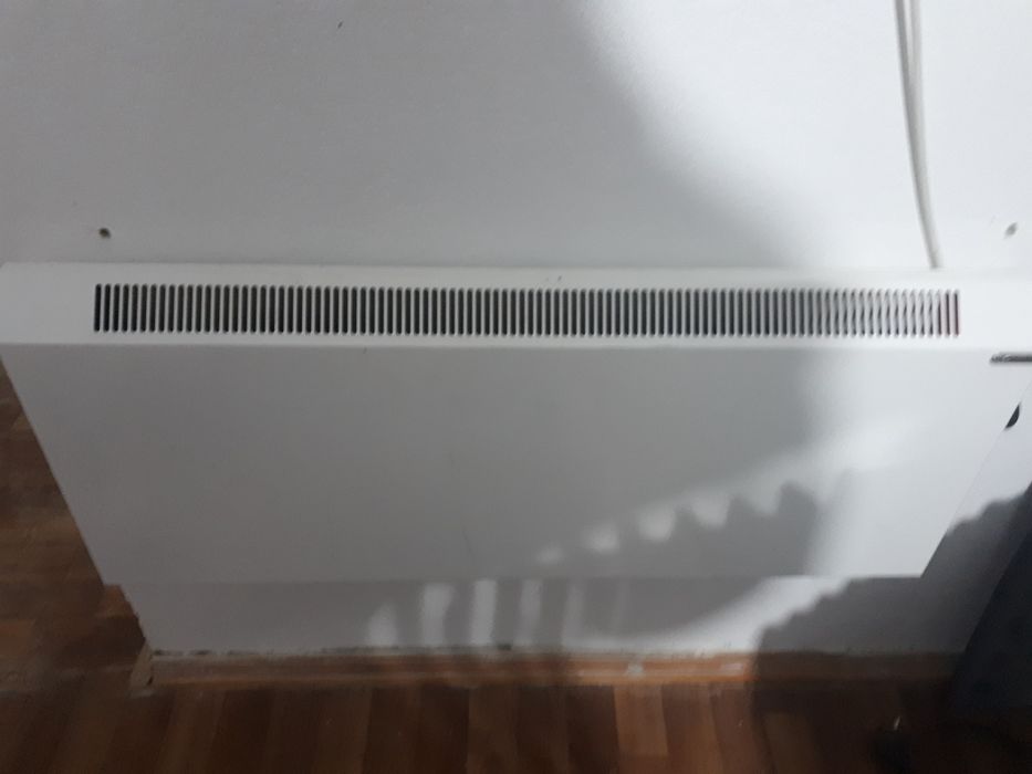 Настенный обогреватель.