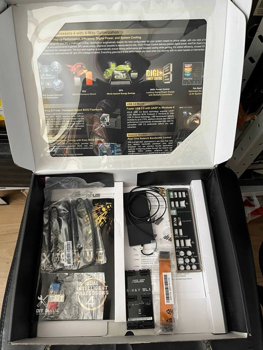 Продавам дъно ASUS X79 Deluxe