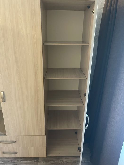 Продам шифоньер, кровать и телевизор