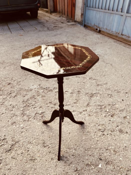 Антична помощна масичка с интарзия – Дания