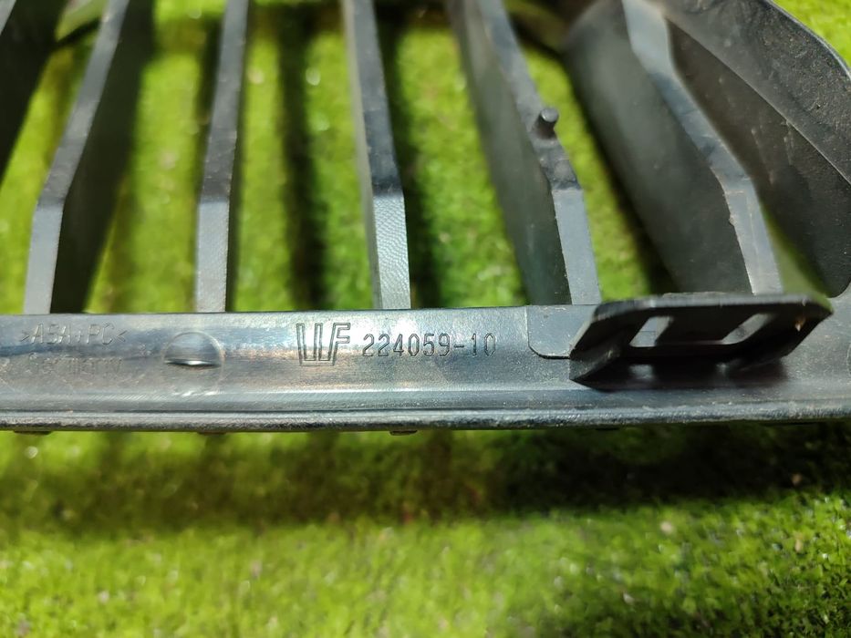 GRILA BARA FATA STANGA / DREAPTA BMW 318I SERIA 3 E90 LCI 2.0 BENZINA 2008 COD OEM 7120007 / 224059-10 / 2005-2013