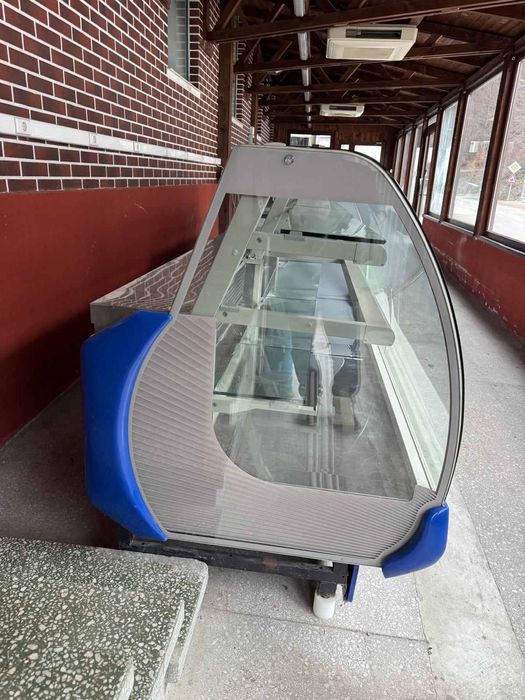 Хладилни и топли витрини