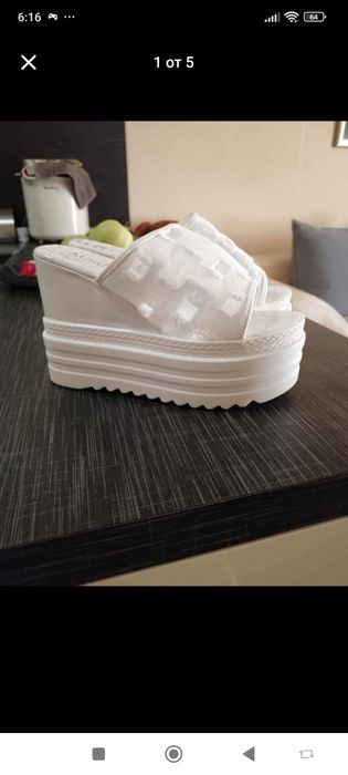 Страхотни бели Чехли на платформа 39н.