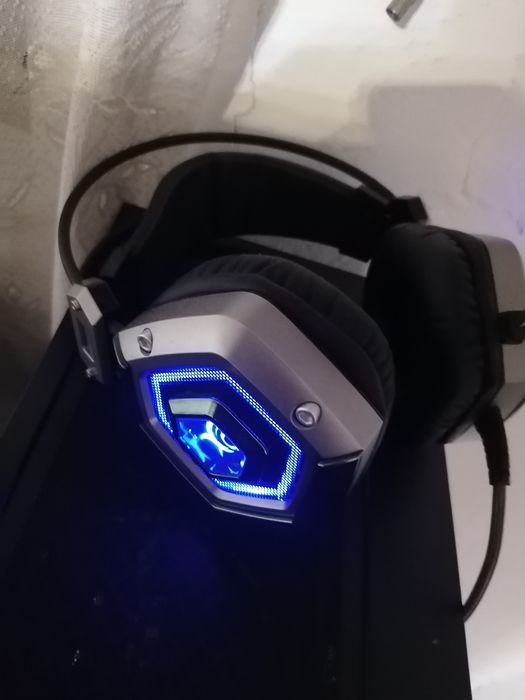 Vând Calculator Gaming cu periferice gaming