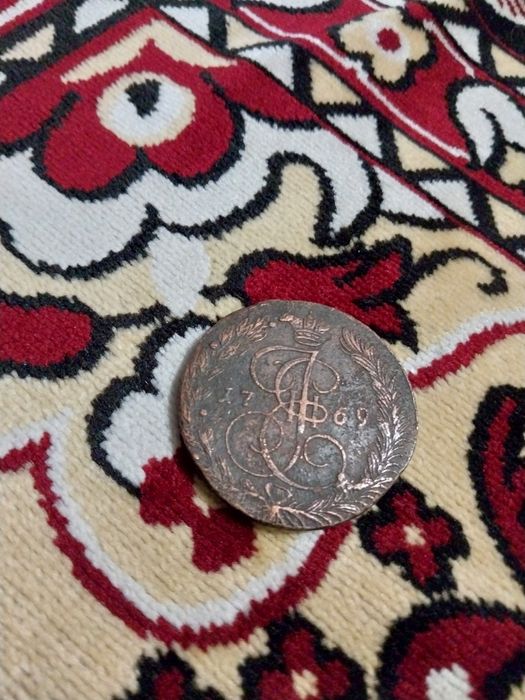 Продам монету 5 копеек 1769 года