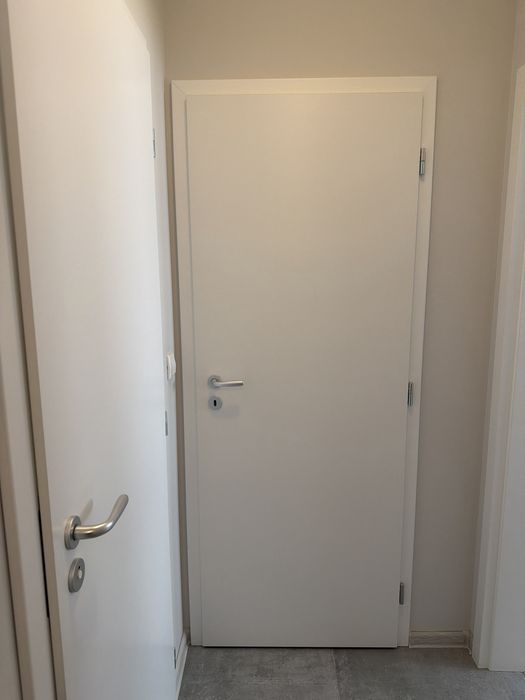 Монтаж на интериорни врати