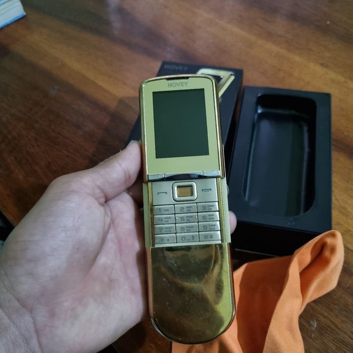 Movey N880 tugmali telefon