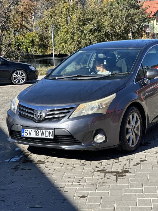 Toyota avensis 2012