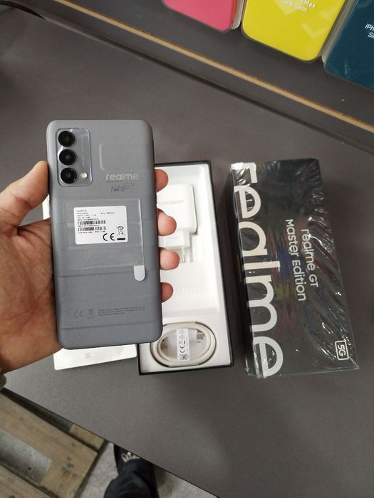 Realme Gt master edition 8+8/256 gb  karobka  dok ful komplekt radnoy