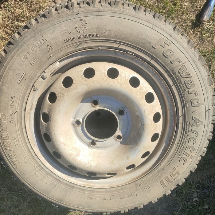 Диски с резиной на ниву