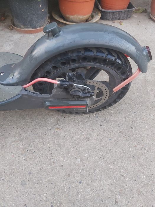 Vând trotinetă electrică