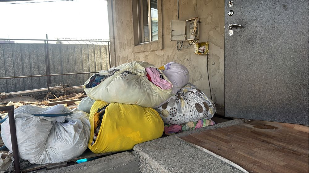 Отдам бесплатно буу вещи