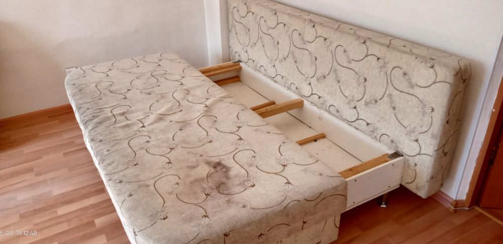 Отдам диван, самовывоз!