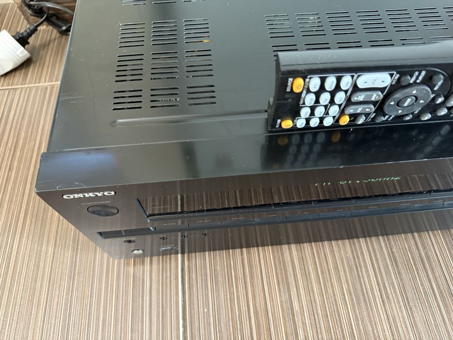 Onkyo TX-NR636 Bluetooth Wi-Fi