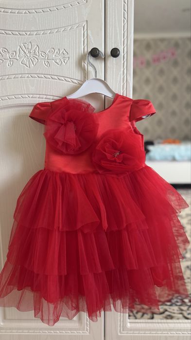 Продам  детский платье красного цвета